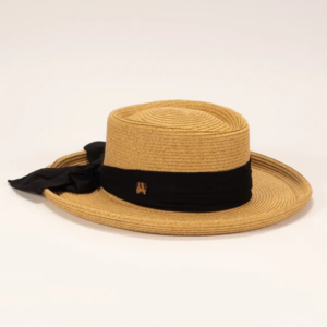 Sombrero recto con lazo negro